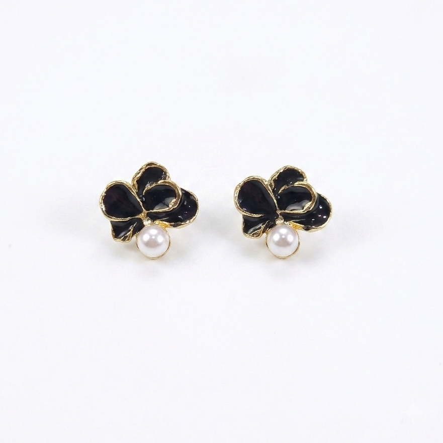 Earrings｜Midnight Bloom Pearl Floral Stud Earrings | Black Flower Earrings | Pearl Studs