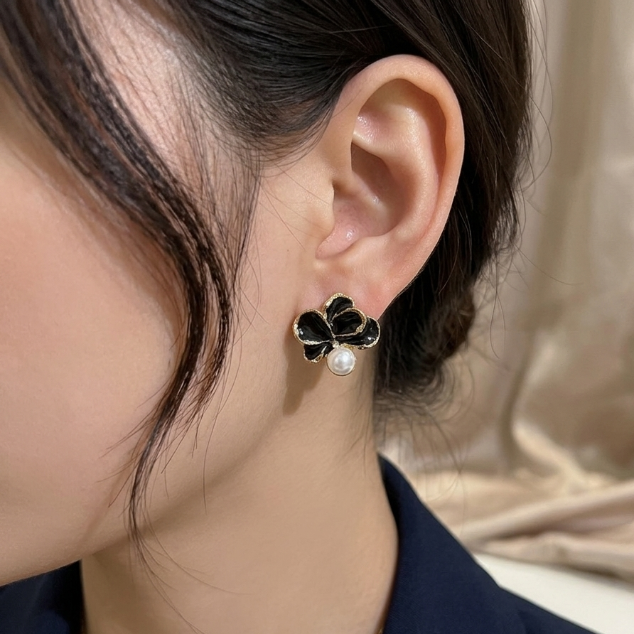 Earrings｜Midnight Bloom Pearl Floral Stud Earrings | Black Flower Earrings | Pearl Studs